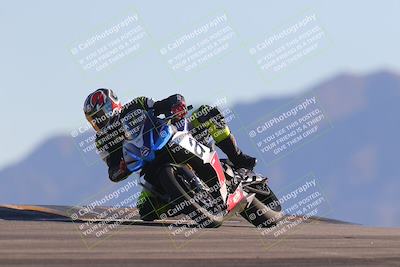 media/Nov-06-2023-Moto Forza (Mon) [[ce023d0744]]/3-Intermediate Group/Session 5 (Turn 9)/
